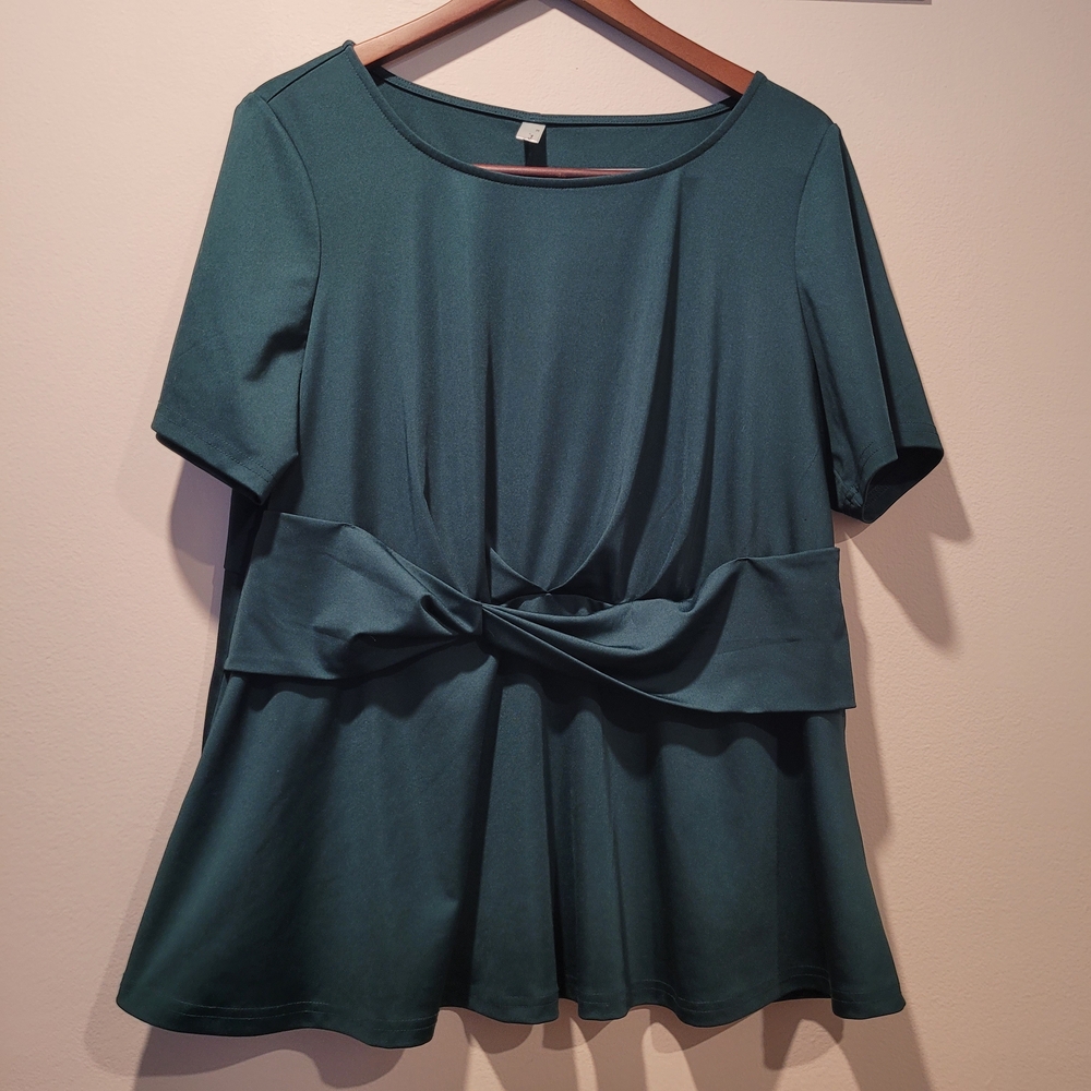 Elegant Emerald Women's Top Size 1X